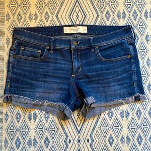 Abercrombie & Fitch Distressed Low-Rise shorts